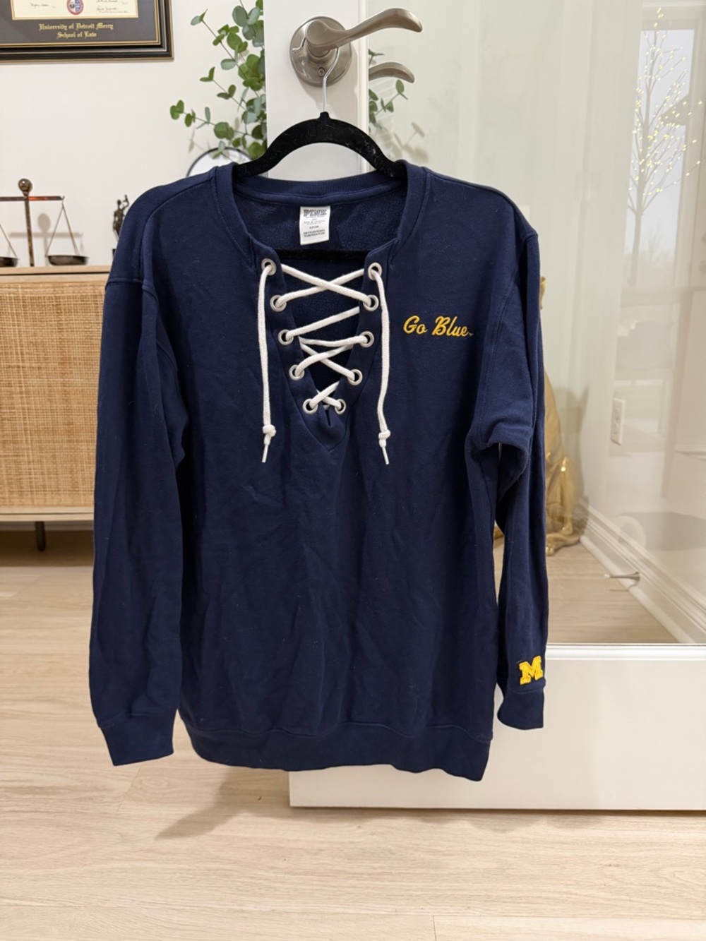 PINK Victoria's Secret University of Michigan long sleeve pullover